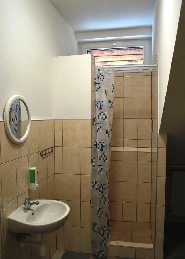 Hostel Pod Topolami Zielona Góra Eksteriør bilde