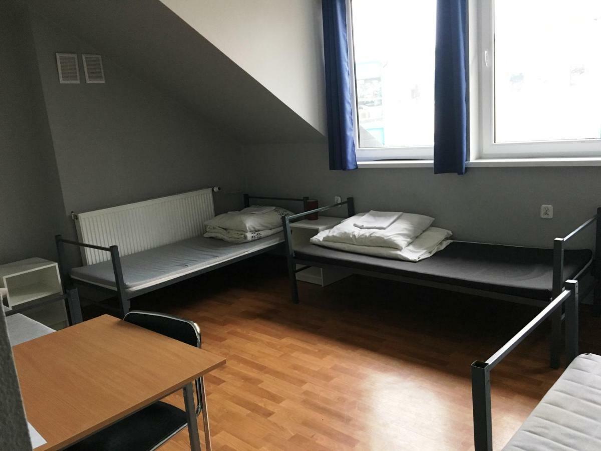 Hostel Pod Topolami Zielona Góra Eksteriør bilde
